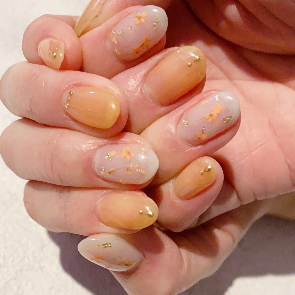 たらちゃん☆follow back100 on LIPS 「今月のネイル〜。一見、ハロウィンのようですが…ベージュに近いオ..」(3枚目)