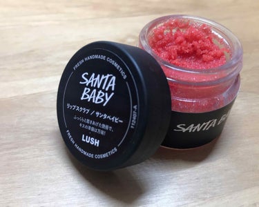 商品名→ サンタベイビー リップスクラブ


私の初LUSH！
LUSHって凄いお高いイメージがあるけど、これは1000円位で変えるから学生には助かる👼🏻

私が買ったサンタベイビーは限定だったのかな？