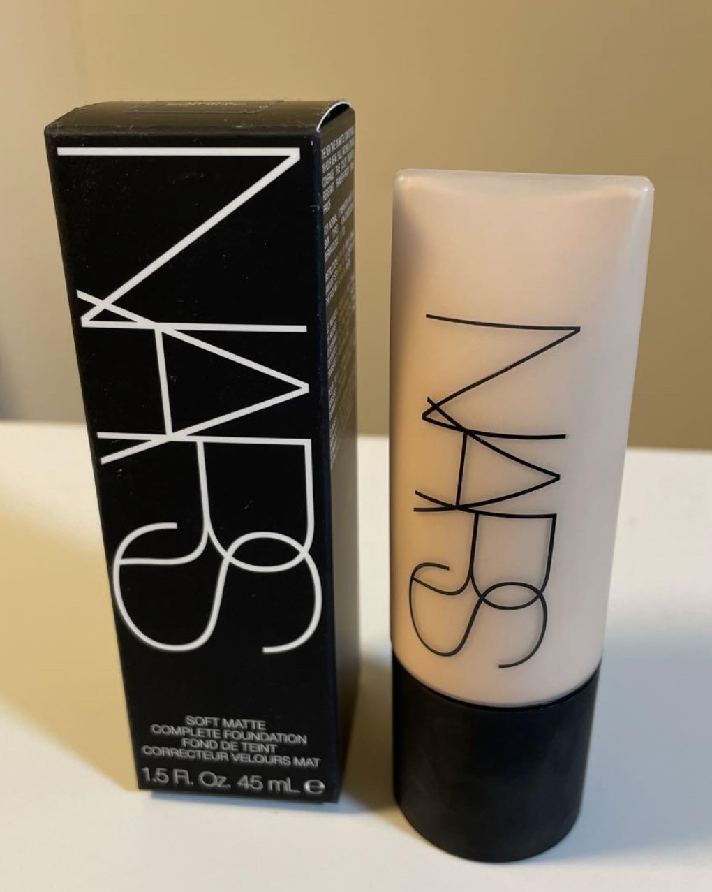 ソフトマットコンプリート ファンデーション 00303/NARS/リキッドファンデーションを使ったクチコミ（1枚目）