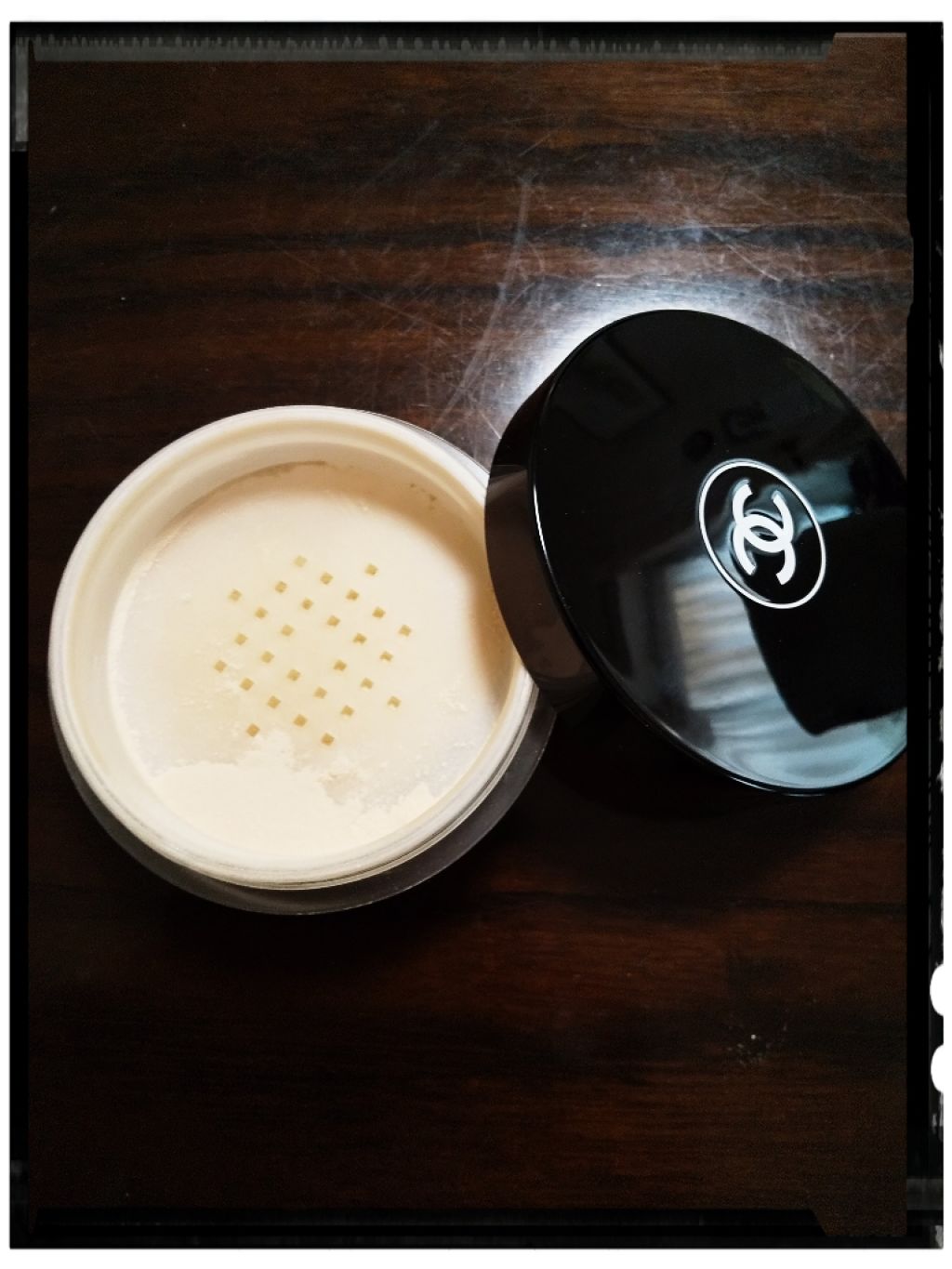 プードゥル ユニヴェルセル リーブル/CHANEL/ルースパウダーを使ったクチコミ(2枚目)