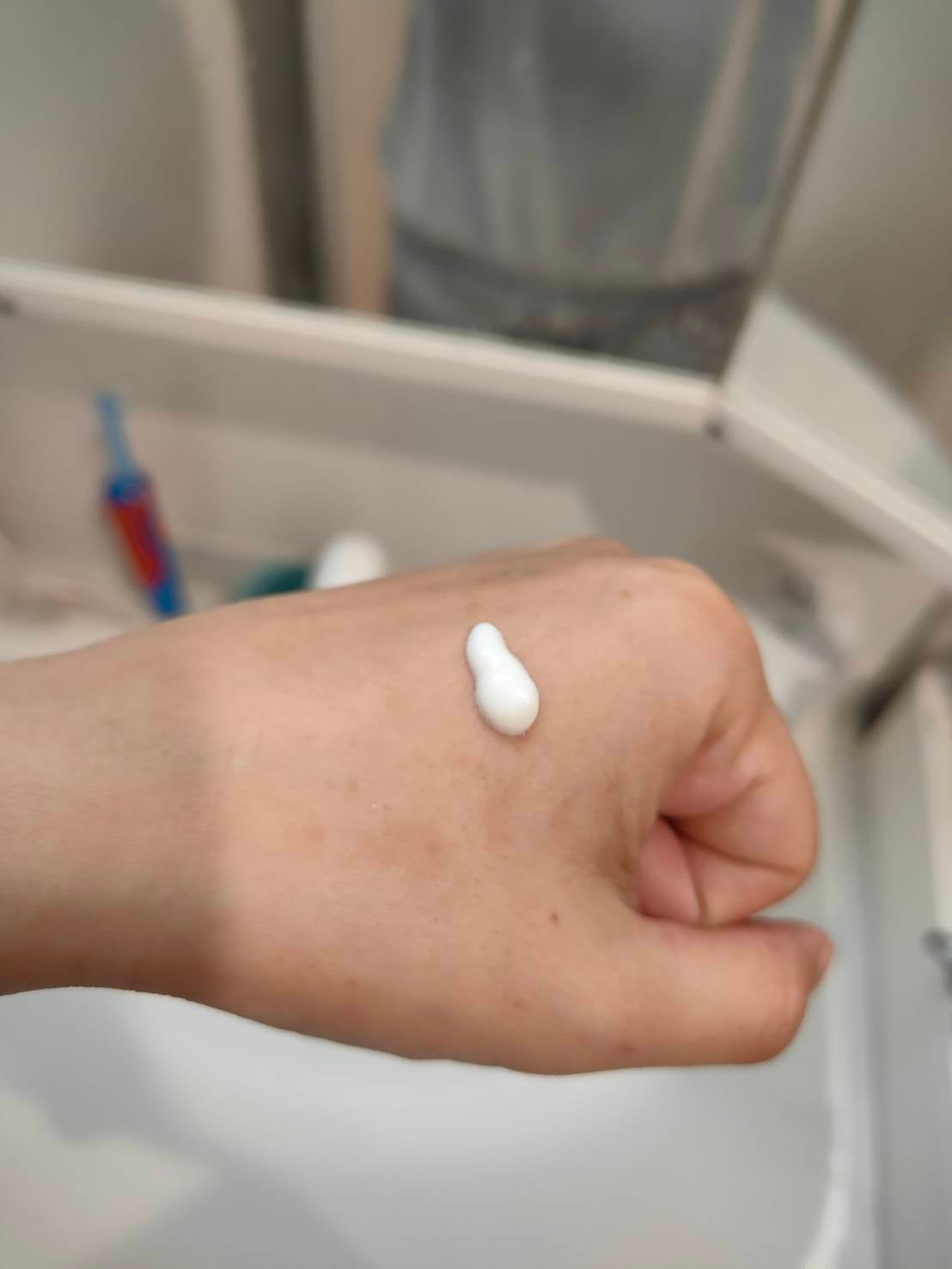 ヒアルーシカ ウォーターフィット サンセラム/SKIN1004/日焼け止めローションを使ったクチコミ(3枚目)