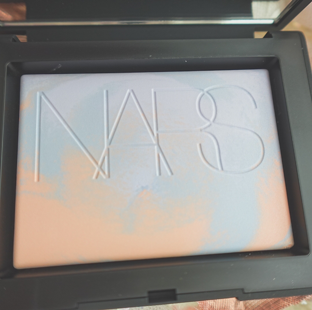 ライトリフレクティング プリズマティックパウダー/NARS/プレストパウダーを使ったクチコミ（2枚目）