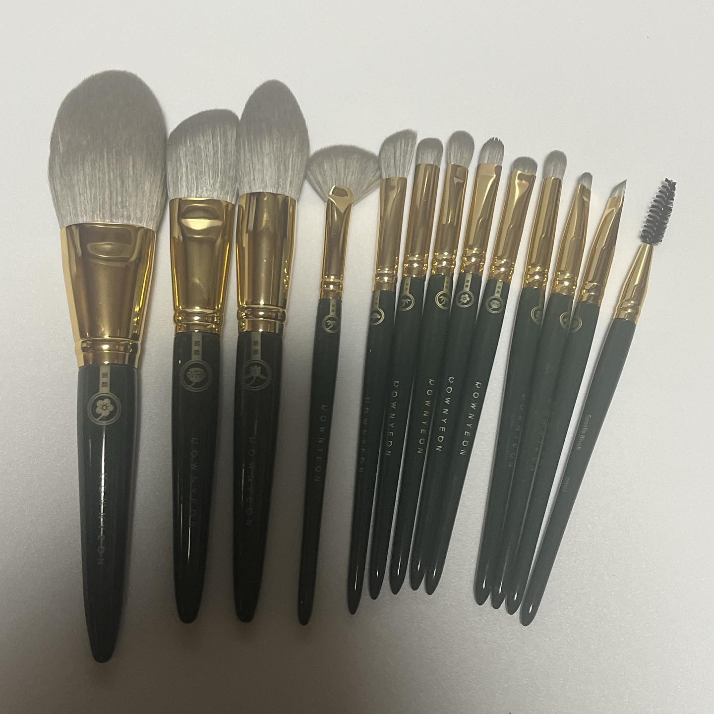 ROWNYEON 緑姫シリーズ メイクブラシ１３本セット 化粧ポーチ付き/Rownyeon/メイクブラシを使ったクチコミ（3枚目）