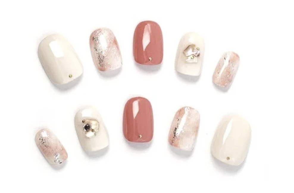 ミチネイル テラコッタ×オフホワイトのニュアンスネイル