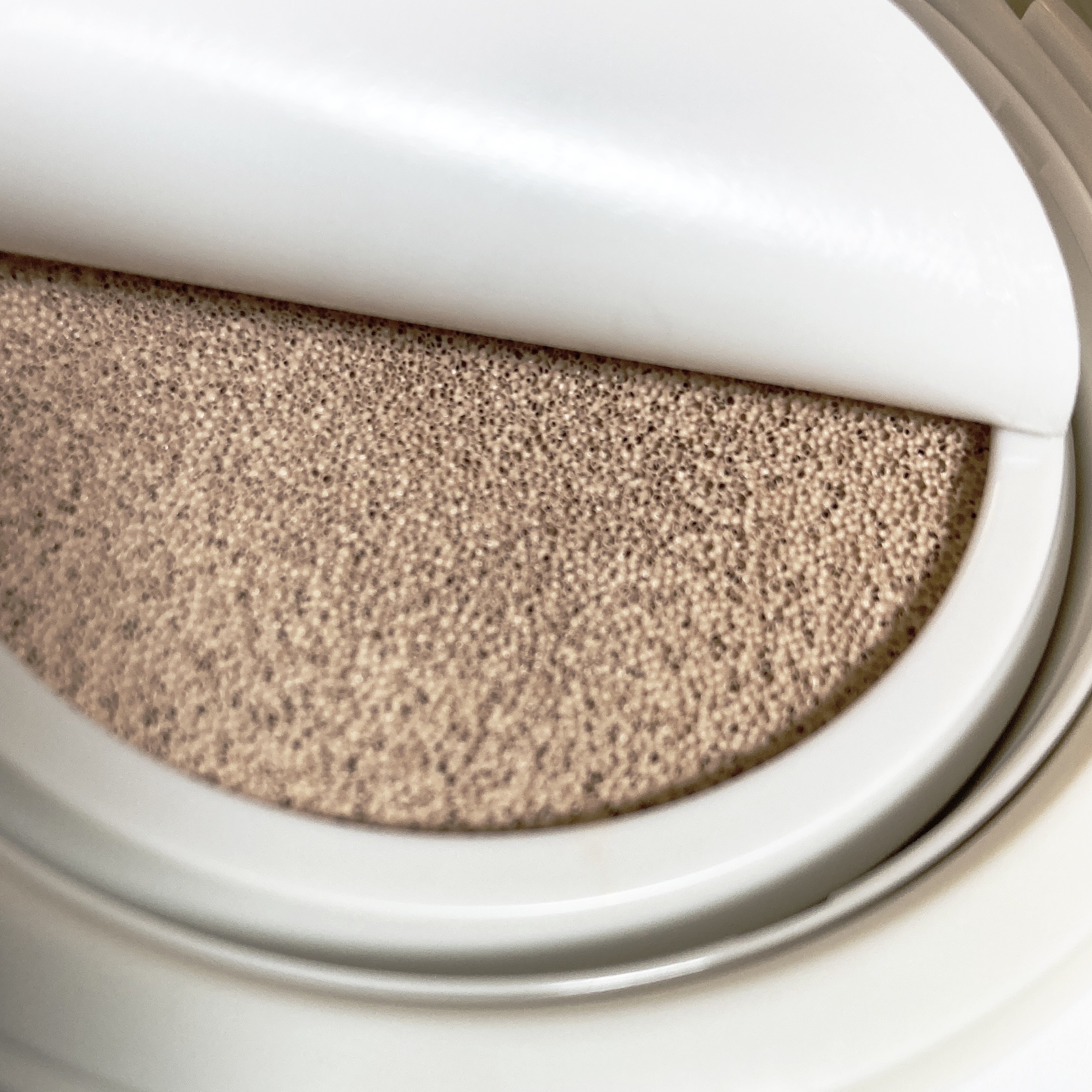 モイスチャーフィットクッション 01 ライト/hadaha/クッションファンデーションを使ったクチコミ（2枚目）