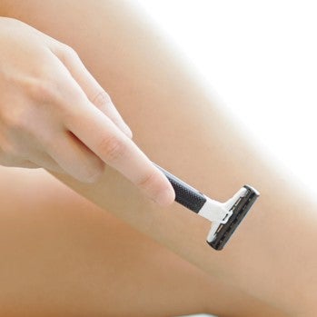 【脱毛前のVIOシェービングのやり方】事前処理はどこまで?おすすめのシェービングアイテムも紹介