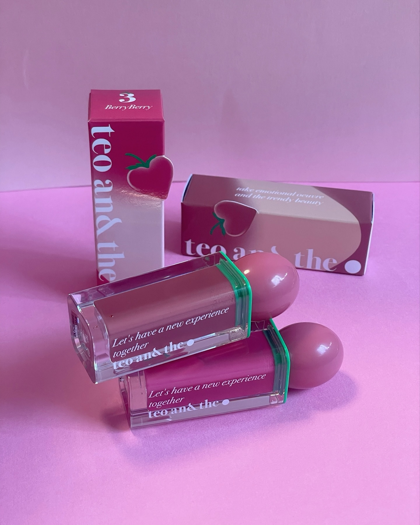 ♡
韓国🇰🇷コスメ タオアンダー
⁡
⁡
⁡
⁡
❤️タオアンダーベリーゼロウ
（２番ベリージャム、３番ベリーベリー)
⁡
⁡
⁡
もちもちしてしっとりとしたジェローテクスチャーが唇に優しくフィットし 
清涼感と透明感のあるぷるぷるした