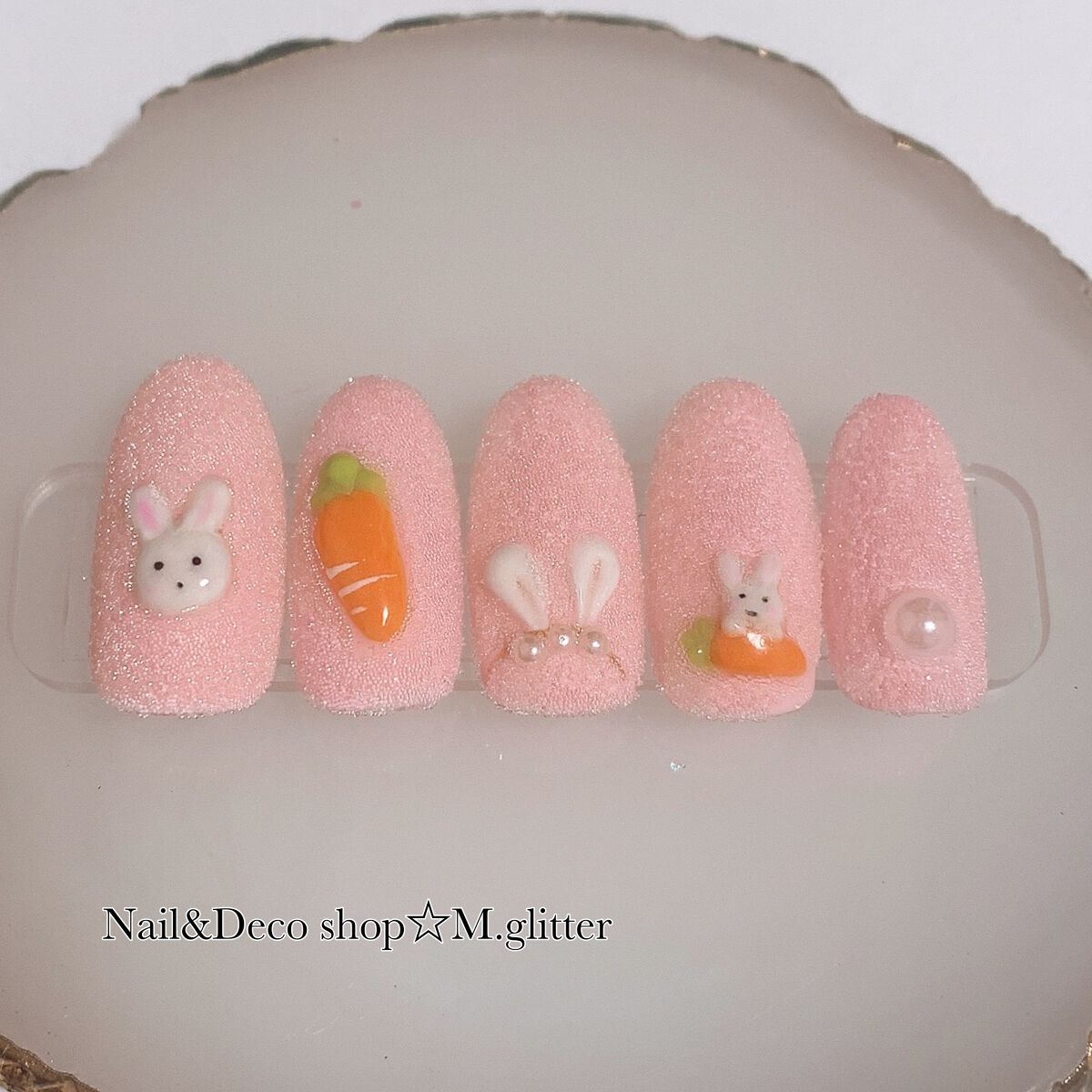 mika💍☆ヨガインストラクター🧘♀️ on LIPS 「#マイネイル💅🏻✨今回は#干支ネイル#🐰来年はうさぎ年なので#..」(6枚目)