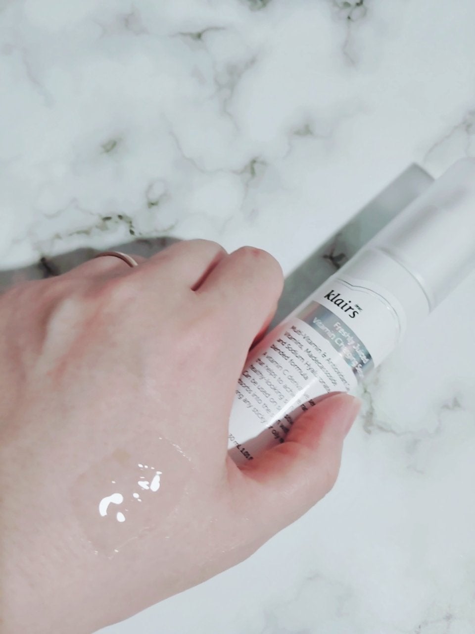 フレッシュリージュースドビタミンチャージングセラム(30ml)/Klairs/美容液を使ったクチコミ(3枚目)