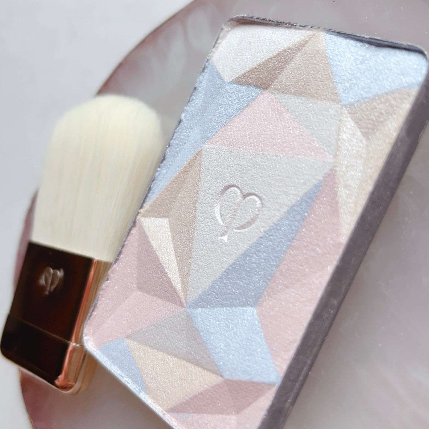 ル・レオスールデクラ /クレ・ド・ポー ボーテ/パウダーハイライトを使ったクチコミ(3枚目)