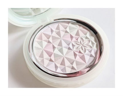 AQ オーラ リフレクター 03 sakura beige 可憐な花びらのよう AQ オーラ リフレクター 03 sakura beige 可憐な花びらのよう