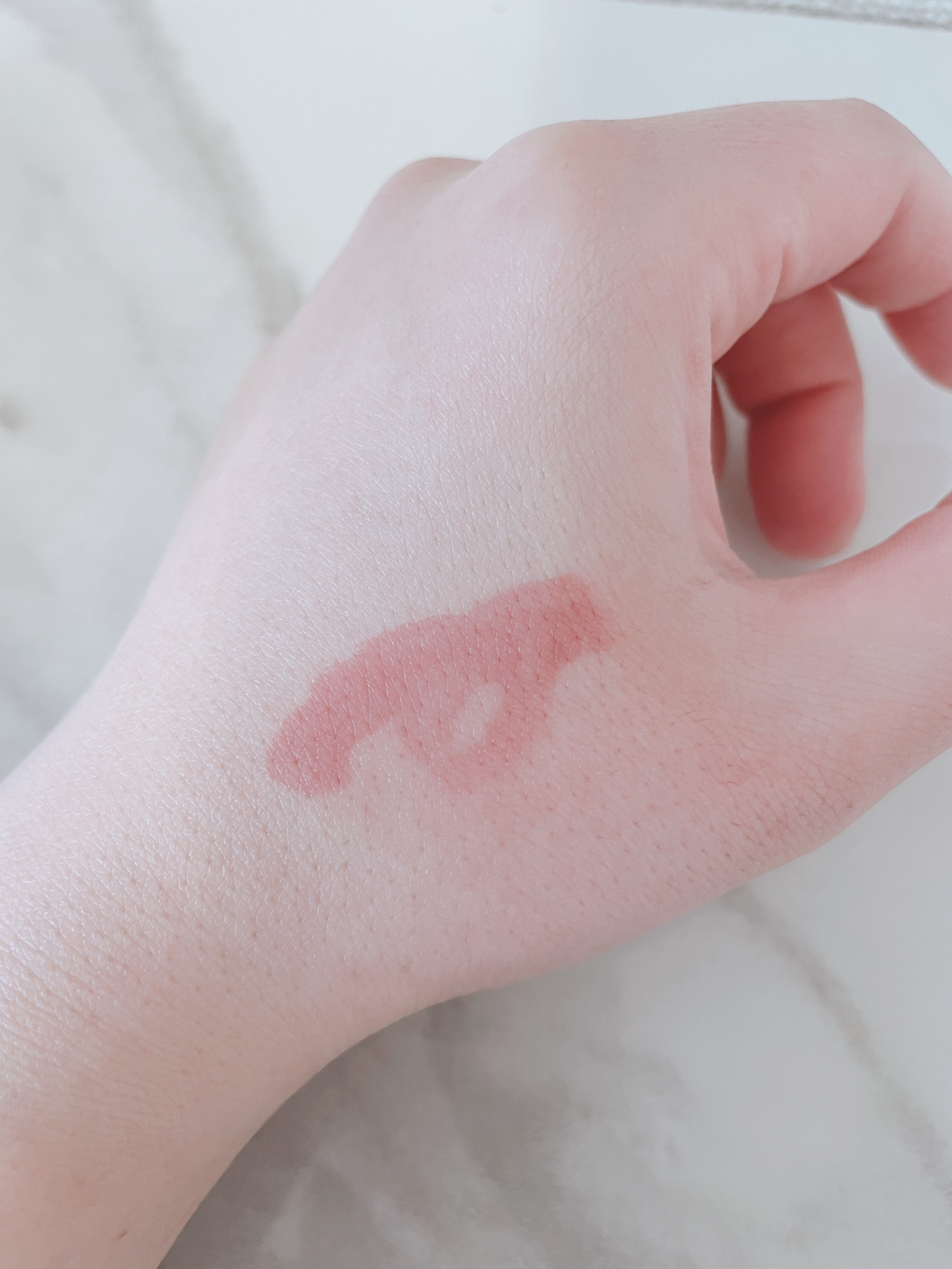 グロウ フィクシングティント レッドサングリア/ETUDE/リップティントを使ったクチコミ（3枚目）