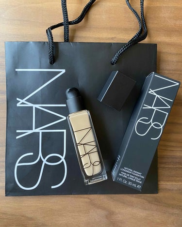 ナチュラルラディアント ロングウェアファンデーション 6605 DEAUVILLE/NARS/リキッドファンデーションを使ったクチコミ（1枚目）