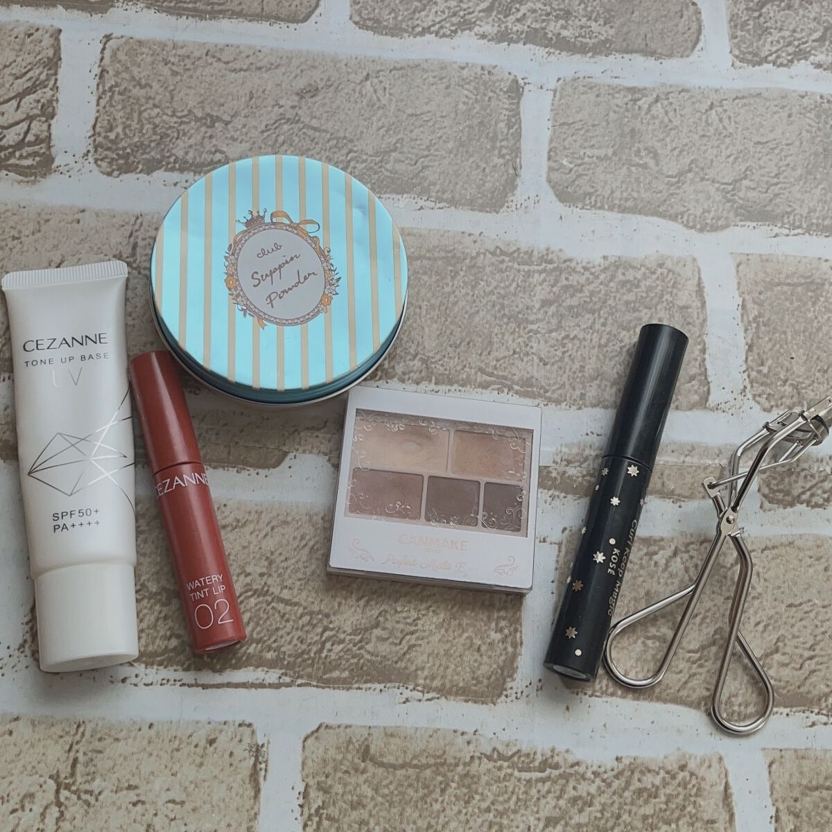 すっぴんパウダーB シトラスミントの香り/クラブ/プレストパウダーを使ったクチコミ（2枚目）