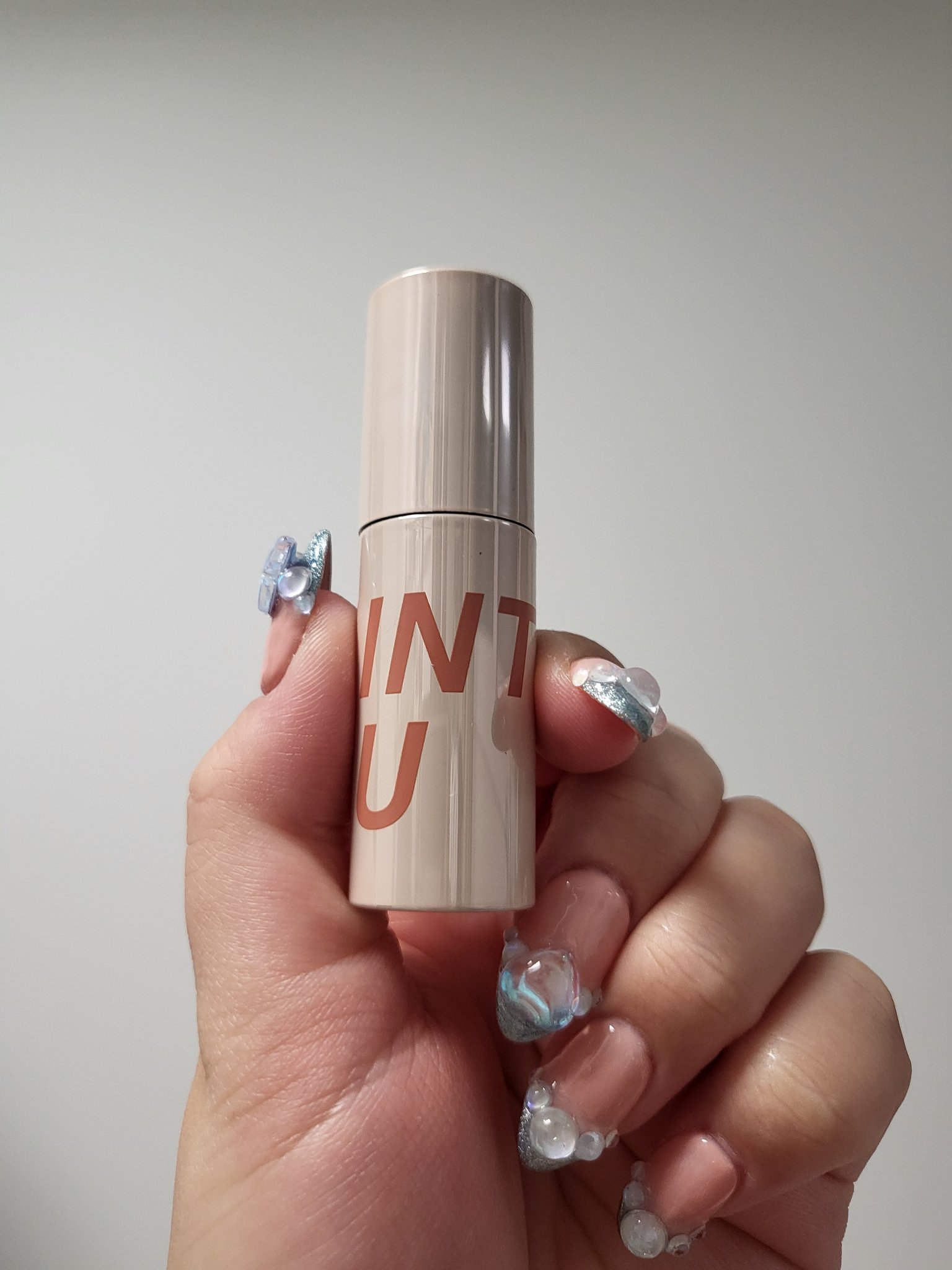 カスタマイズエアリーリップマッド W4 テディブラウン/INTO U/口紅を使ったクチコミ（1枚目）