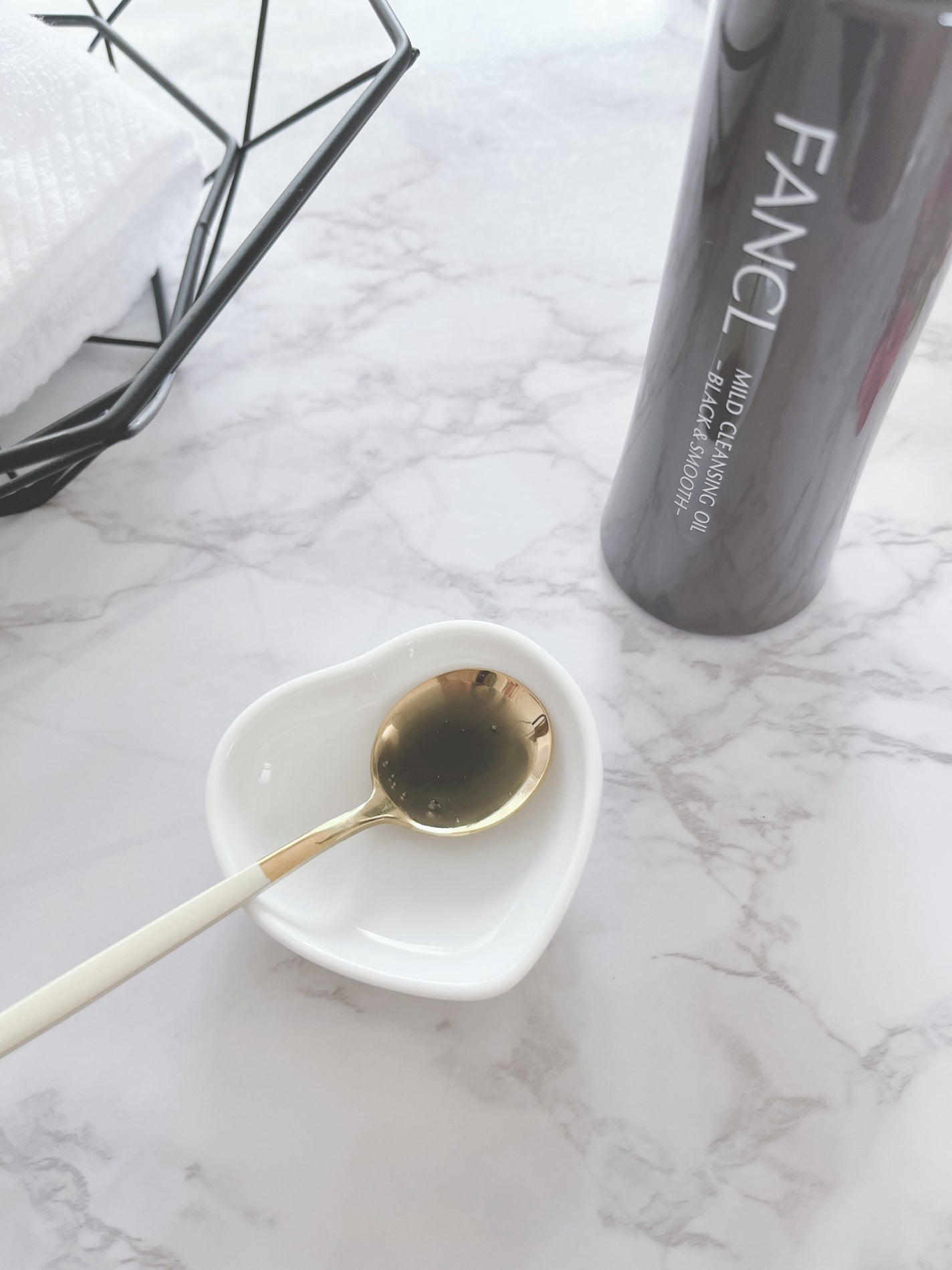 マイルドクレンジング オイル〈ブラック&スムース〉/ファンケル/オイルクレンジングを使ったクチコミ(2枚目)