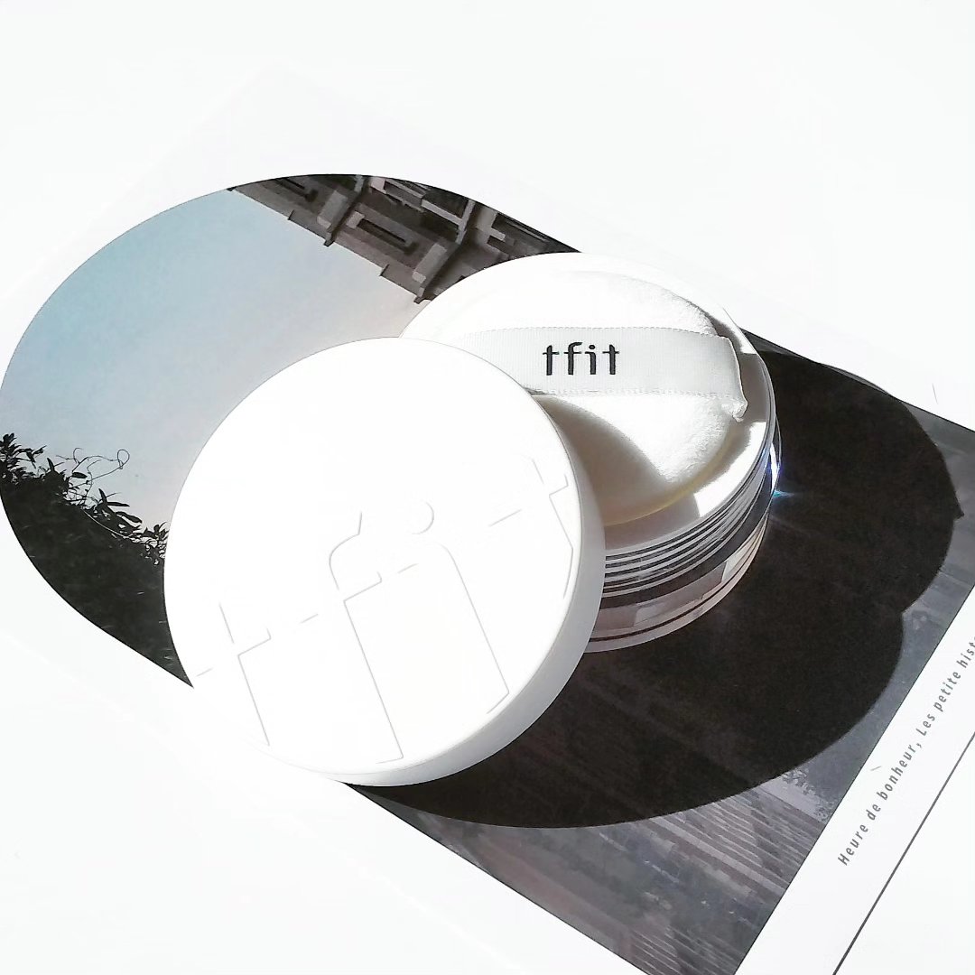 トランスルーセントセットフィニッシングパウダー/TFIT/ルースパウダーを使ったクチコミ（2枚目）