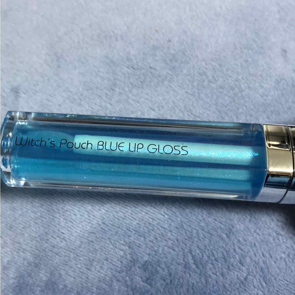 a on LIPS 「#ウィッチズポーチの#カラーチェンジリップグロスのブルーです!..」(2枚目)