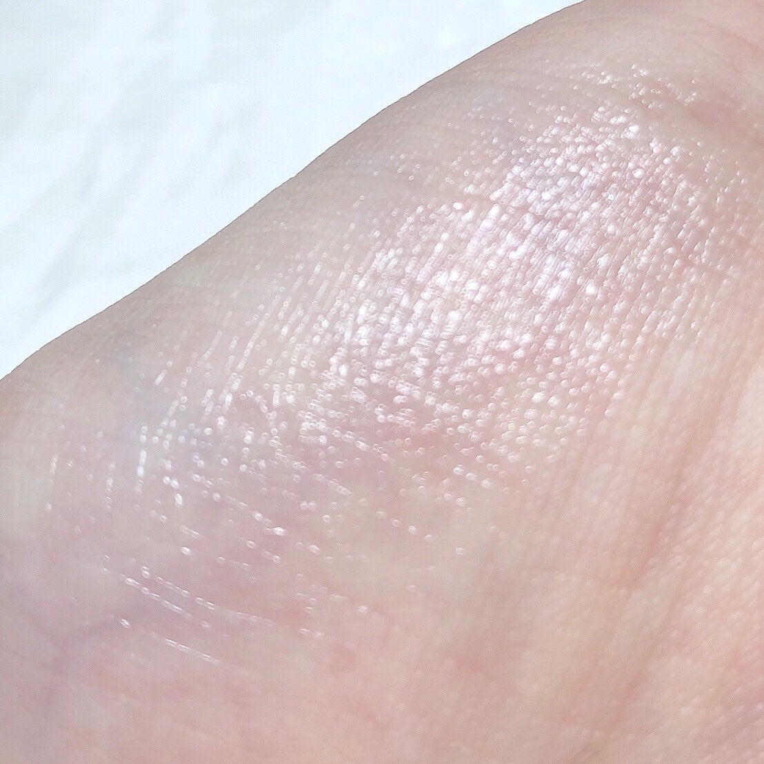 グリッタリーウェブリップバーム/unleashia/リップケアを使ったクチコミ(8枚目)