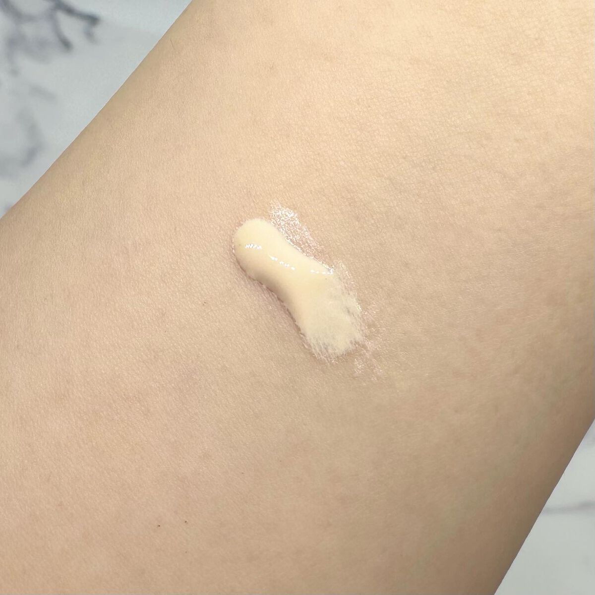 インテンシブ セラム ラディアンス プライマー/BOBBI BROWN/化粧下地を使ったクチコミ(2枚目)