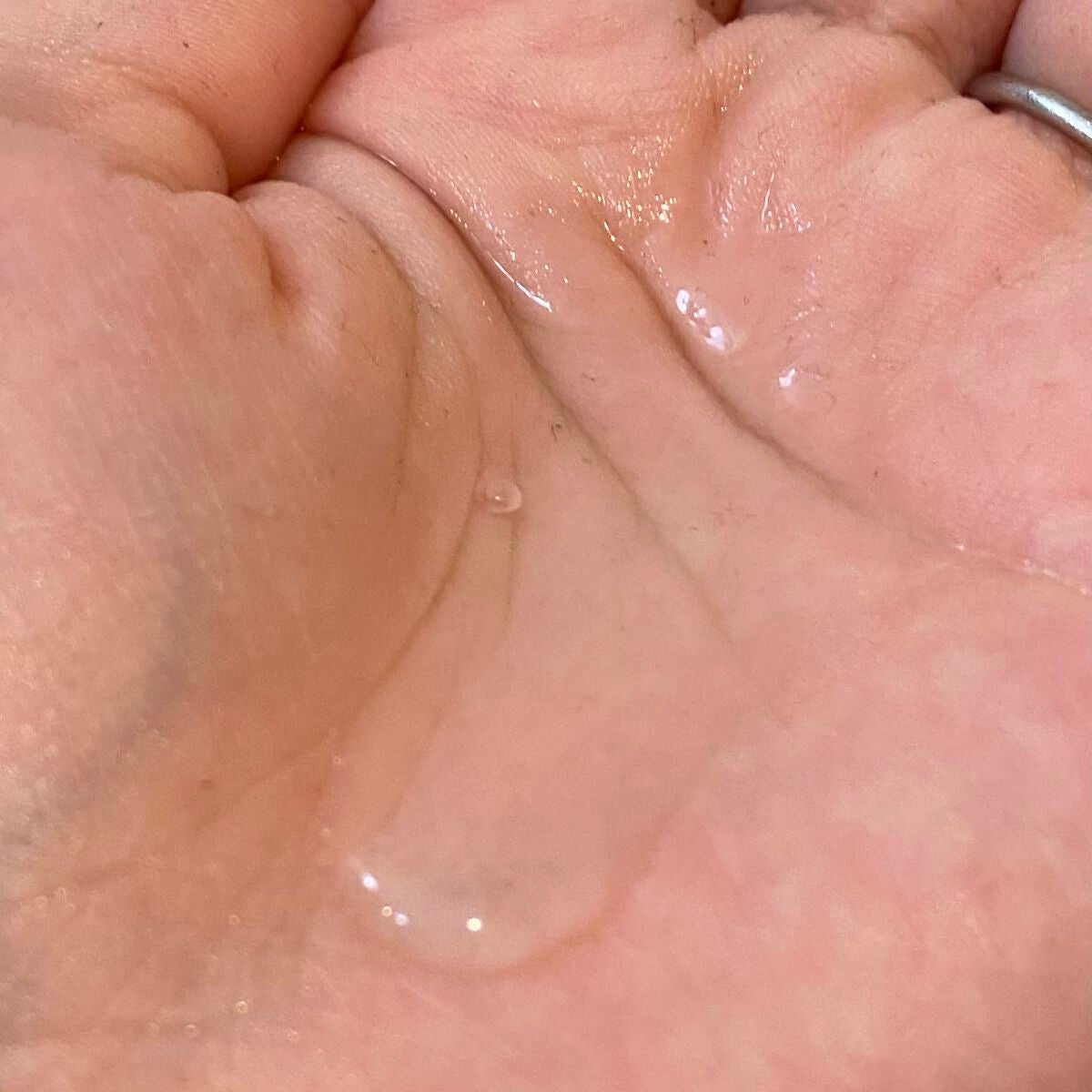 エッセンシャル ザビューティ 髪のキメ美容ウォータートリートメント ホワイトティーの香り/エッセンシャル/アウトバストリートメントを使ったクチコミ(4枚目)