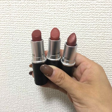 Mac の赤ブラウンのリップたち❤️

人気のデュボネとチリ
そして前の新作の綺麗なラメ入りフレッシュ モロッカン ♡♡

デュボネはポンポンとのせて使うのがオススメ♡

チリはひと塗りでガッツリ塗った