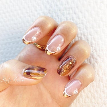 fall style nail arts🤎
.
.
.
#chromepowder #mirrornails #frenchnails #marblenails #fallnails #autumnna