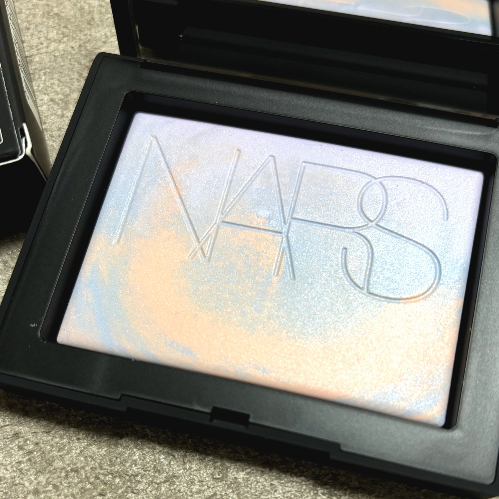 ライトリフレクティング プリズマティックパウダー/NARS/プレストパウダーを使ったクチコミ（3枚目）