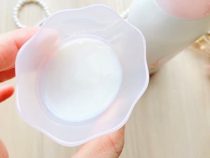 角層まで浸透する うるおいバスミルク ほのかでパウダリーな香り/ビオレu/保湿系入浴剤を使ったクチコミ(6枚目)