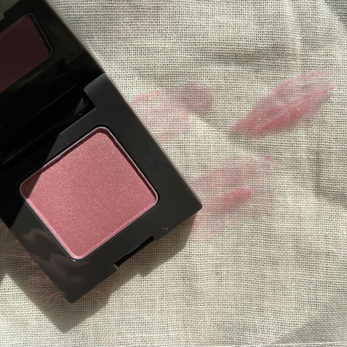 ニュアンス アイシャドウ d15  Yorimichi 〈寄り道〉/OSAJI/単色アイシャドウを使ったクチコミ（1枚目）