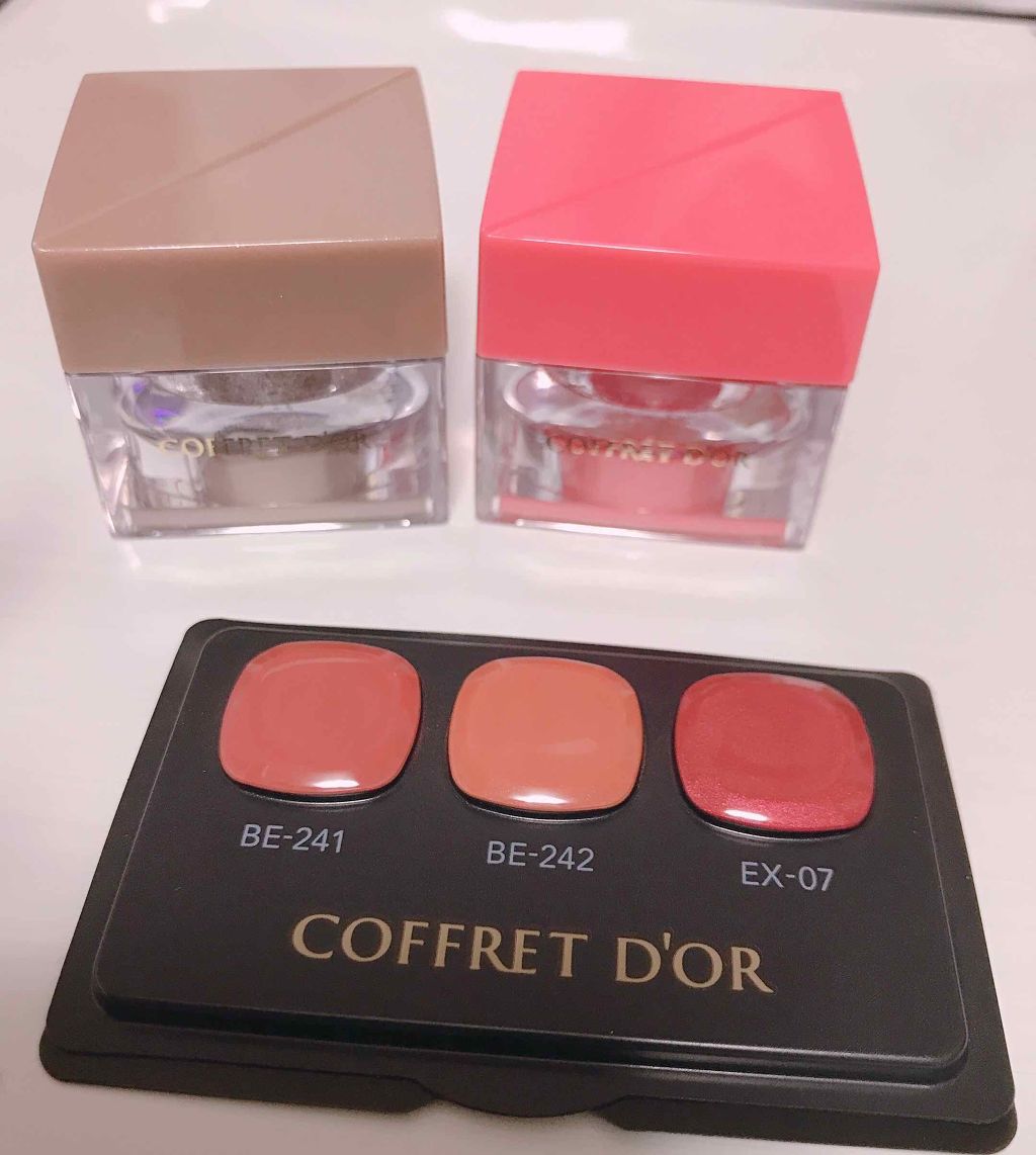 プレイフルカラー アイ&フェイス ホリデーコレクションb/コフレドール/メイクアップキットを使ったクチコミ(2枚目)