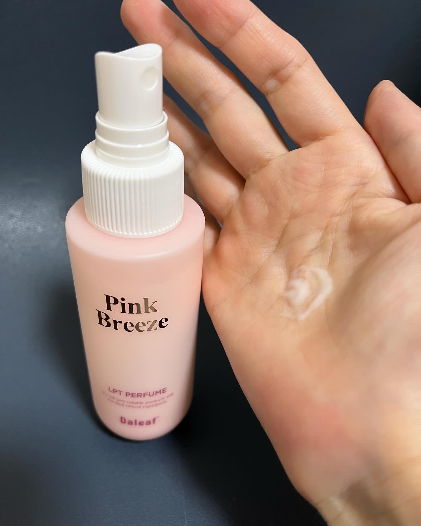 パフュームヘアパックインミスト Pink Breeze/Daleaf/アウトバストリートメントを使ったクチコミ（2枚目）