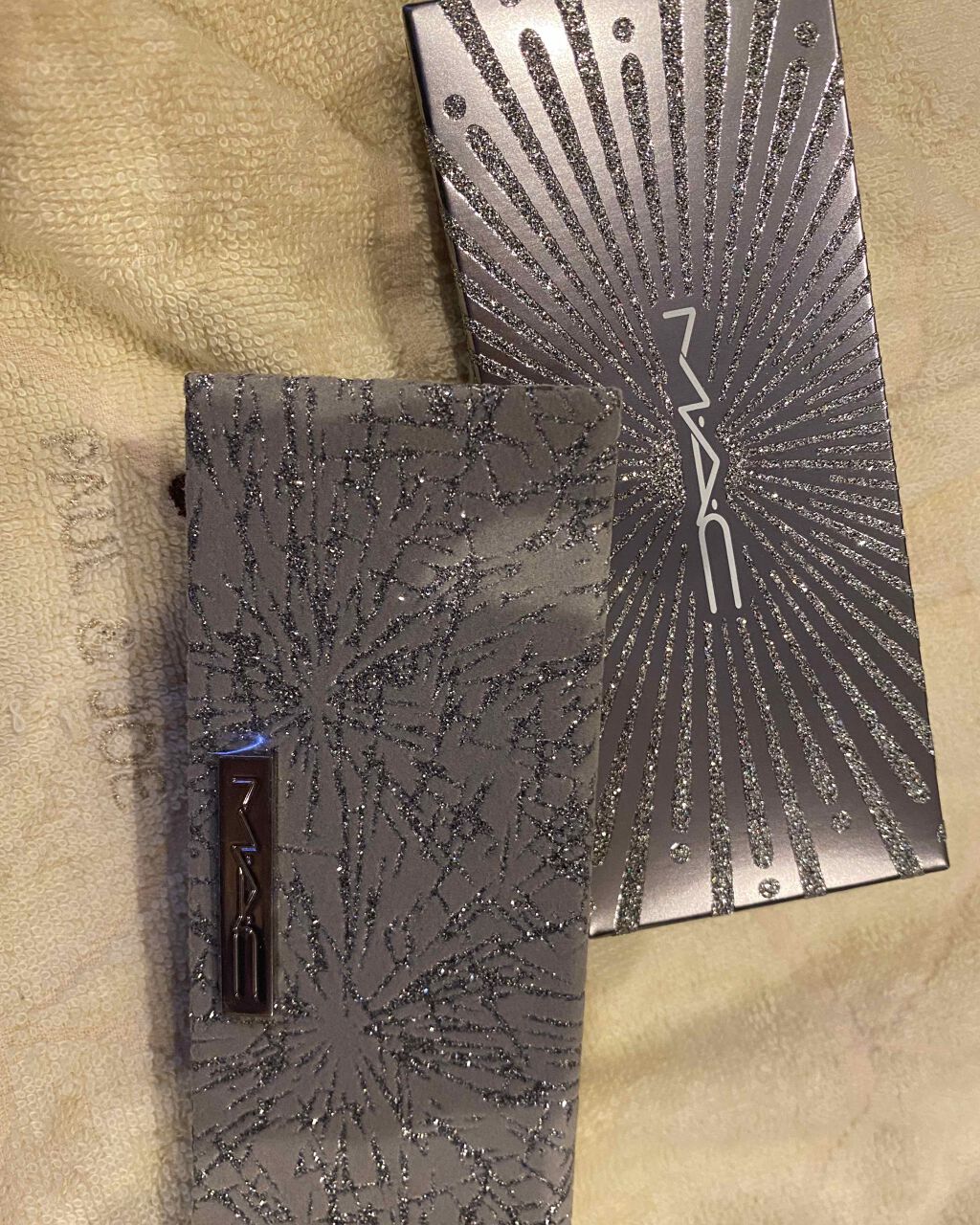 フラッシング アイス エクストラ ディメンション スキンフィニッシュ トリオ ミディアム ディープ/M・A・C/パウダーハイライトを使ったクチコミ(1枚目)