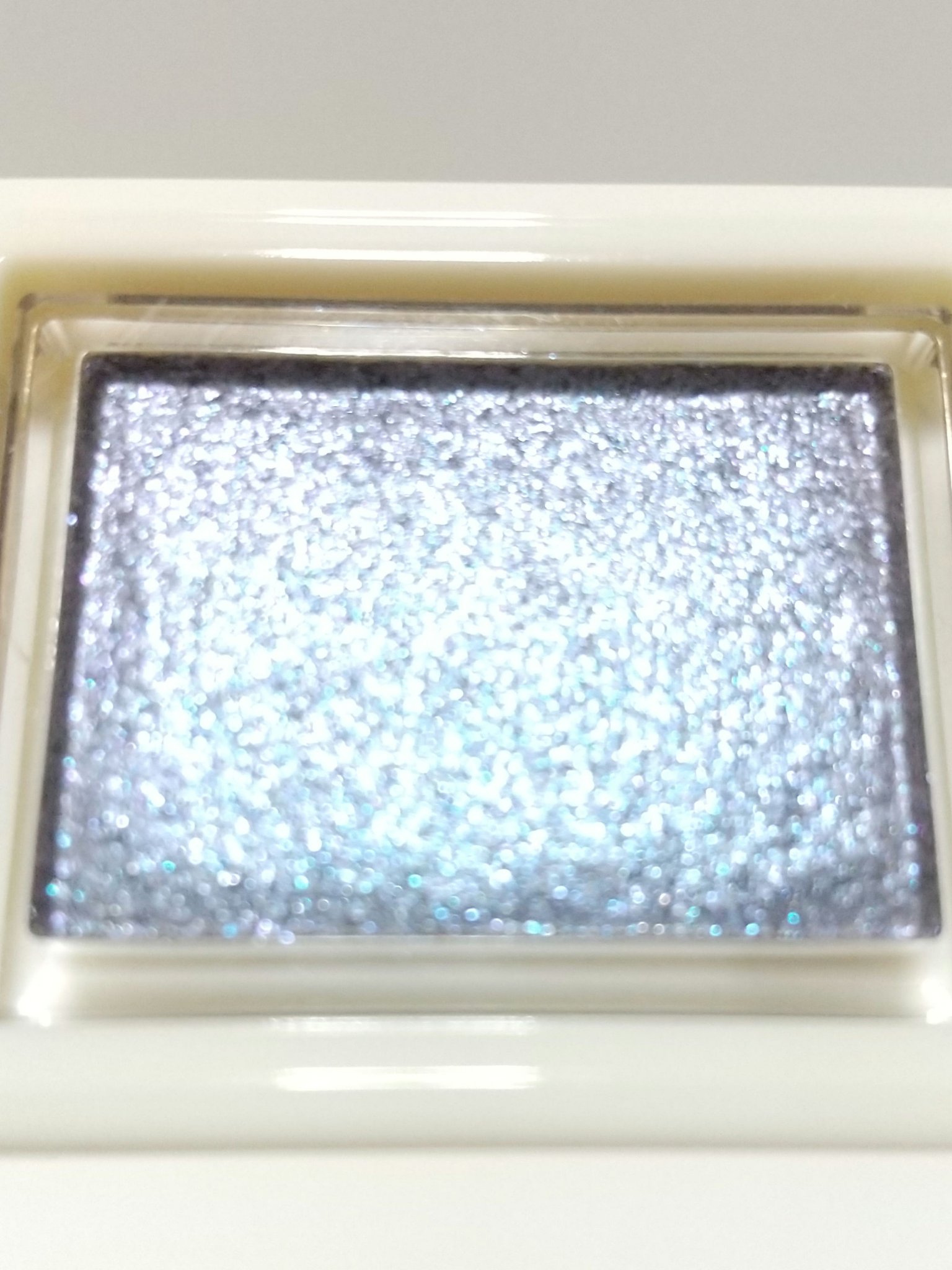 シャドーカスタマイズ　（ブリリアントグリッター） BL761（水の砂）/MAJOLICA MAJORCA/グリッターを使ったクチコミ（2枚目）