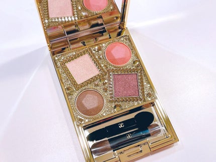 エレガンス ヌーヴェル アイズ/Elégance/アイシャドウパレットを使ったクチコミ(1枚目)