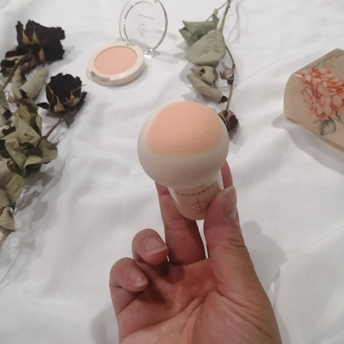 ベアブラッシャー パフ付き 02 オランジェ/フォレンコス/パウダーチークを使ったクチコミ（3枚目）