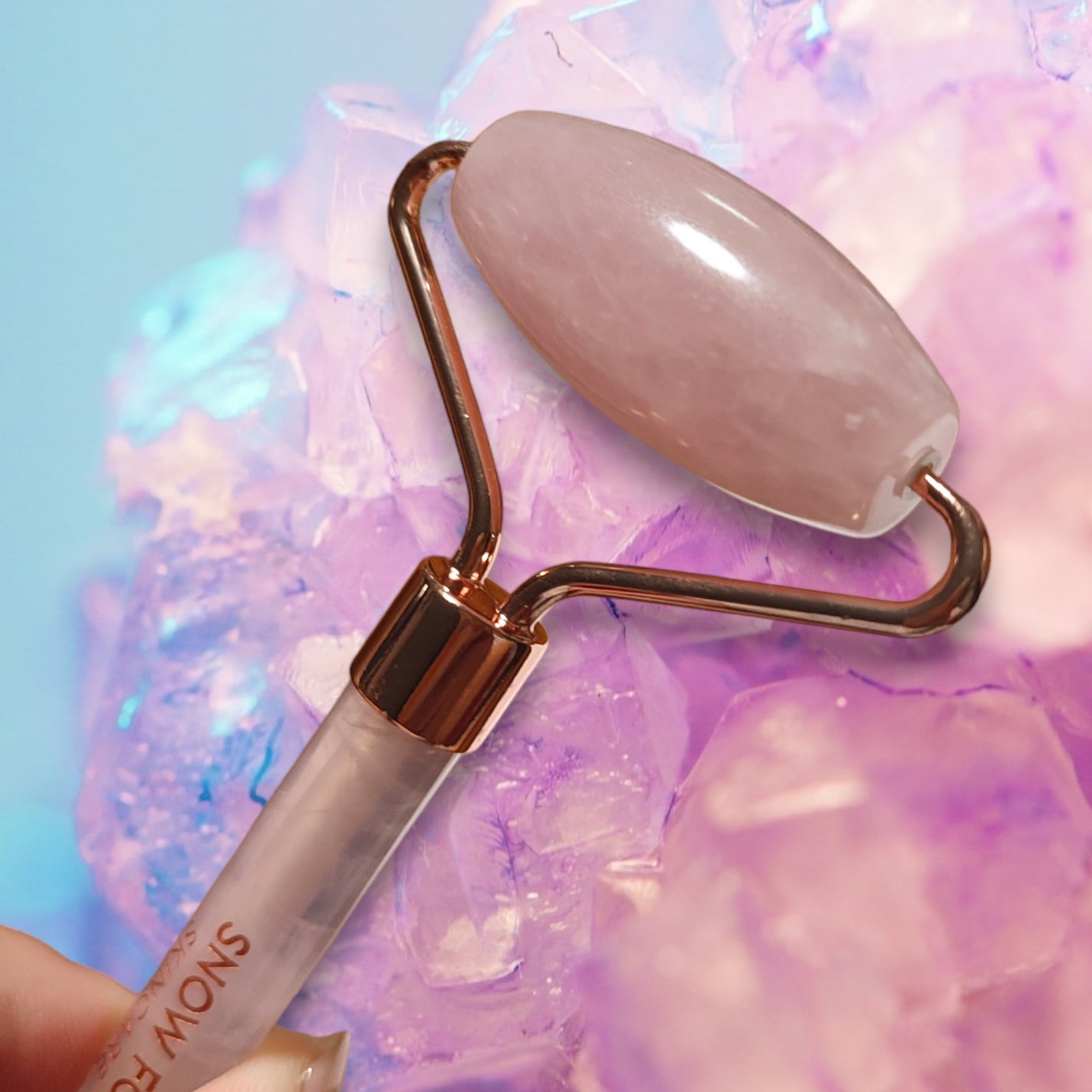 ローズ クォーツ フェイシャル ローラー/SNOW FOX SKINCARE/その他スキンケアグッズを使ったクチコミ(2枚目)