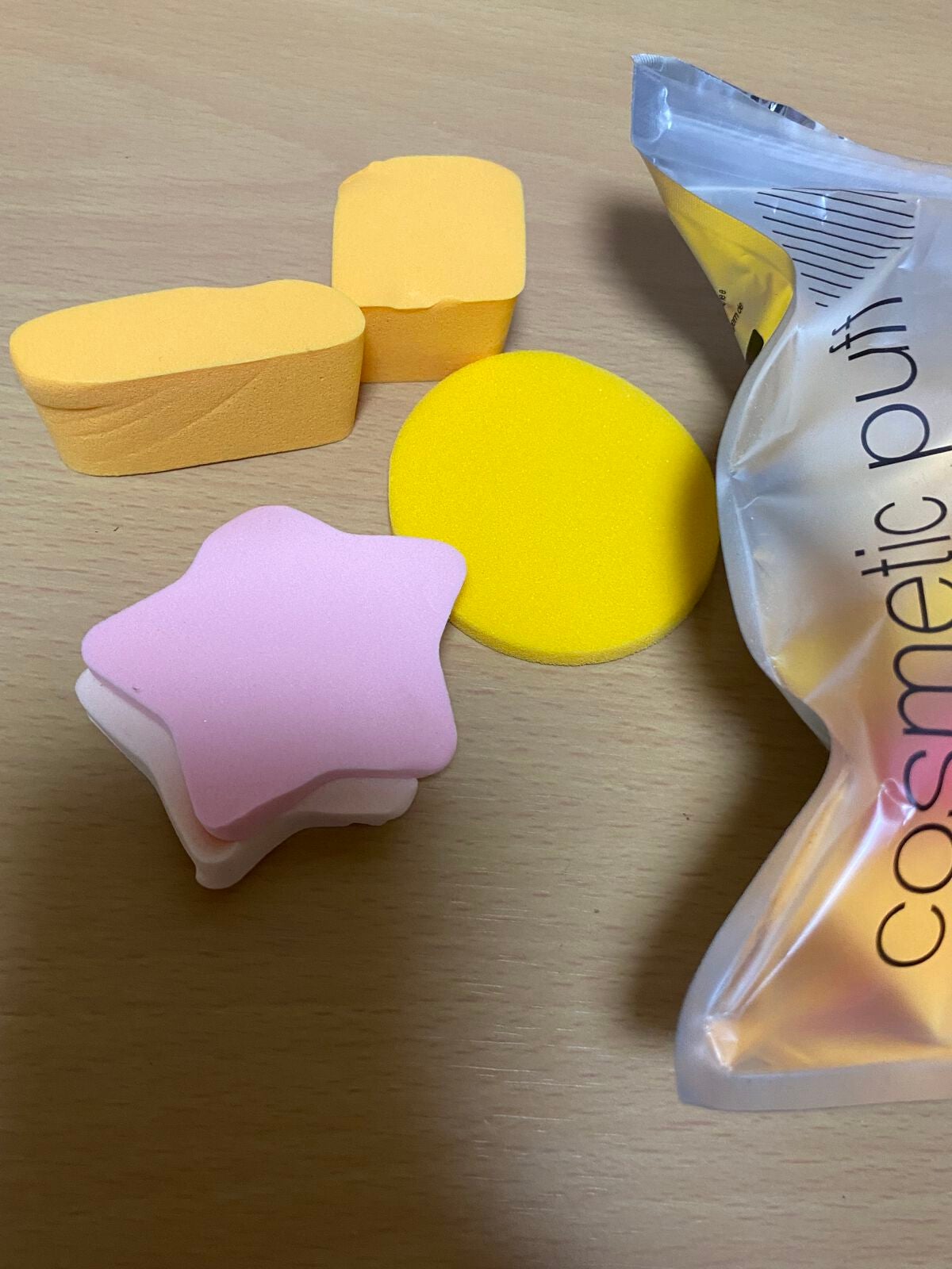 メイクアップアップスポンジ バリューパック、アソート 25個/DAISO/パフ・スポンジを使ったクチコミ(1枚目)