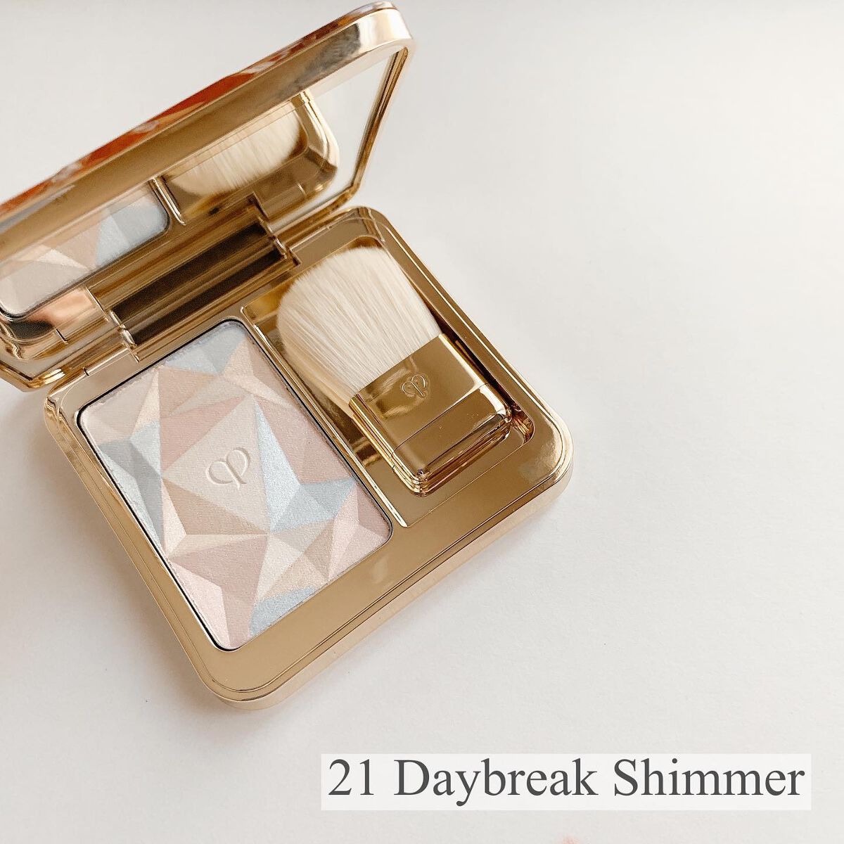 ル・レオスールデクラ /クレ・ド・ポー ボーテ/パウダーハイライトを使ったクチコミ(1枚目)