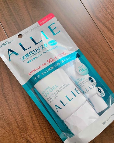 ALLIE EXTRA UV GEL🌺

日焼け止めは、いつも絶対にALLIEです😌💕
今年はGWに沖縄に行く予定なので、この前日焼け止めを購入しました〜🥰

日焼けをすると、赤くなって熱を持って火傷状