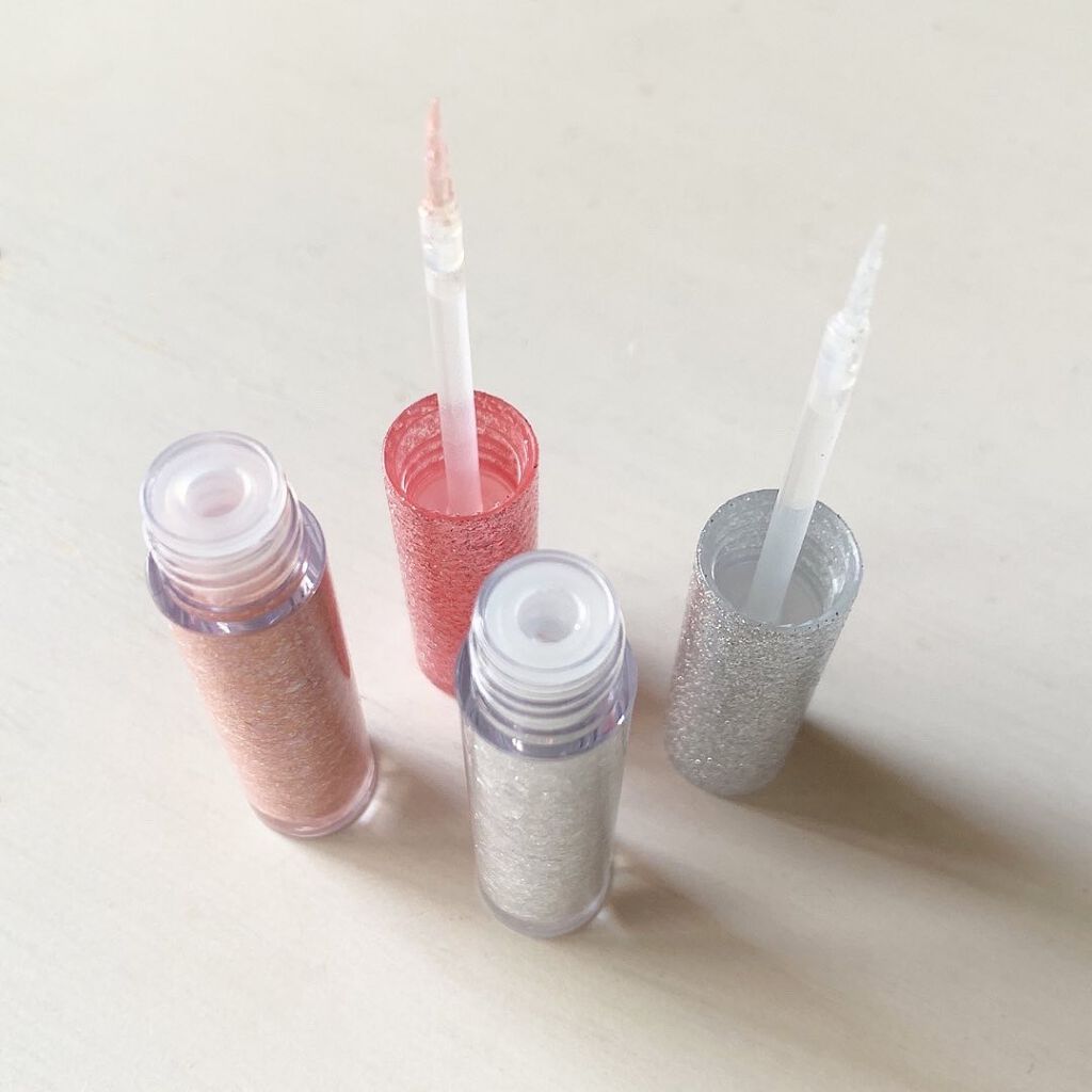 パールブリー アイグリッター トライアングル/BLACK ROUGE/グリッターを使ったクチコミ(3枚目)