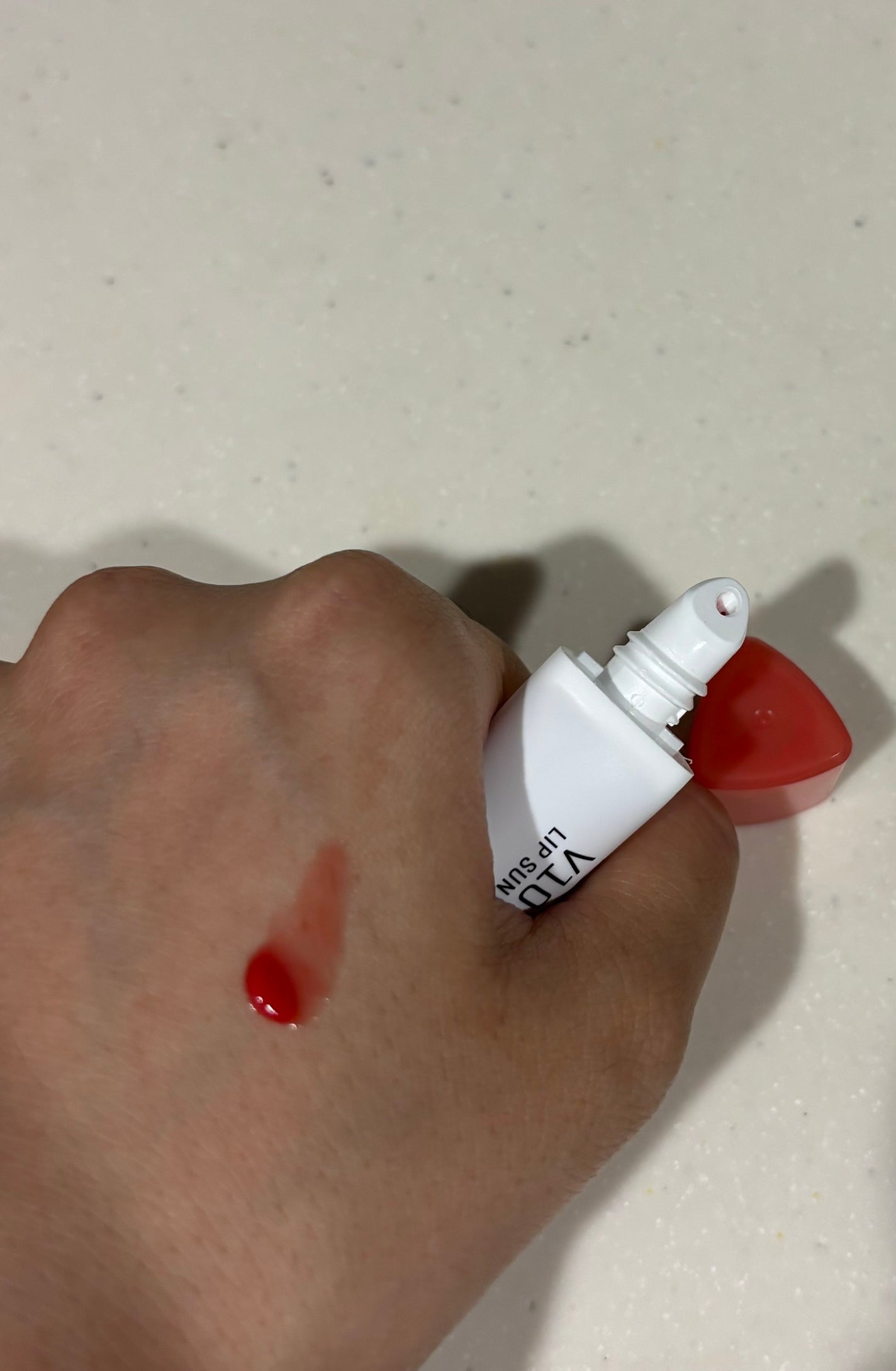 V10 ヒアル リップ サン プロテクター/SOME BY MI/リップクリームを使ったクチコミ(2枚目)