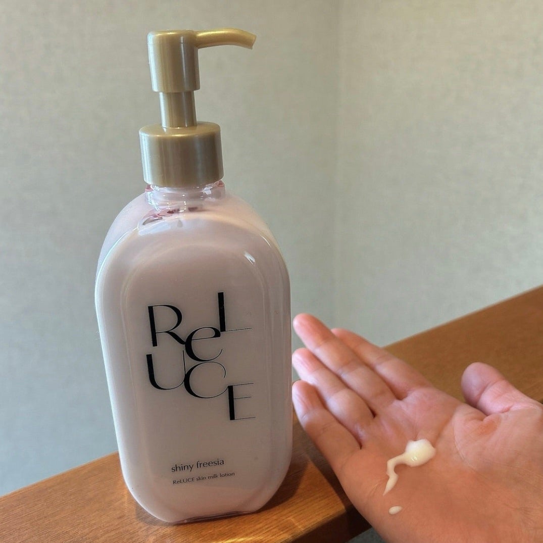 リルーチェ スキンミルクローション シャイニーフリージア/コスメテックスローランド/ボディローションを使ったクチコミ(3枚目)