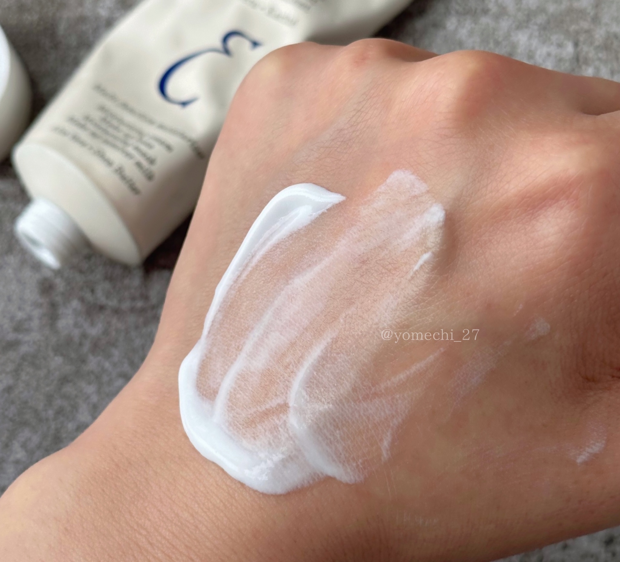 アンブリオリス モイスチャークリーム/アンブリオリス/フェイスクリームを使ったクチコミ（2枚目）