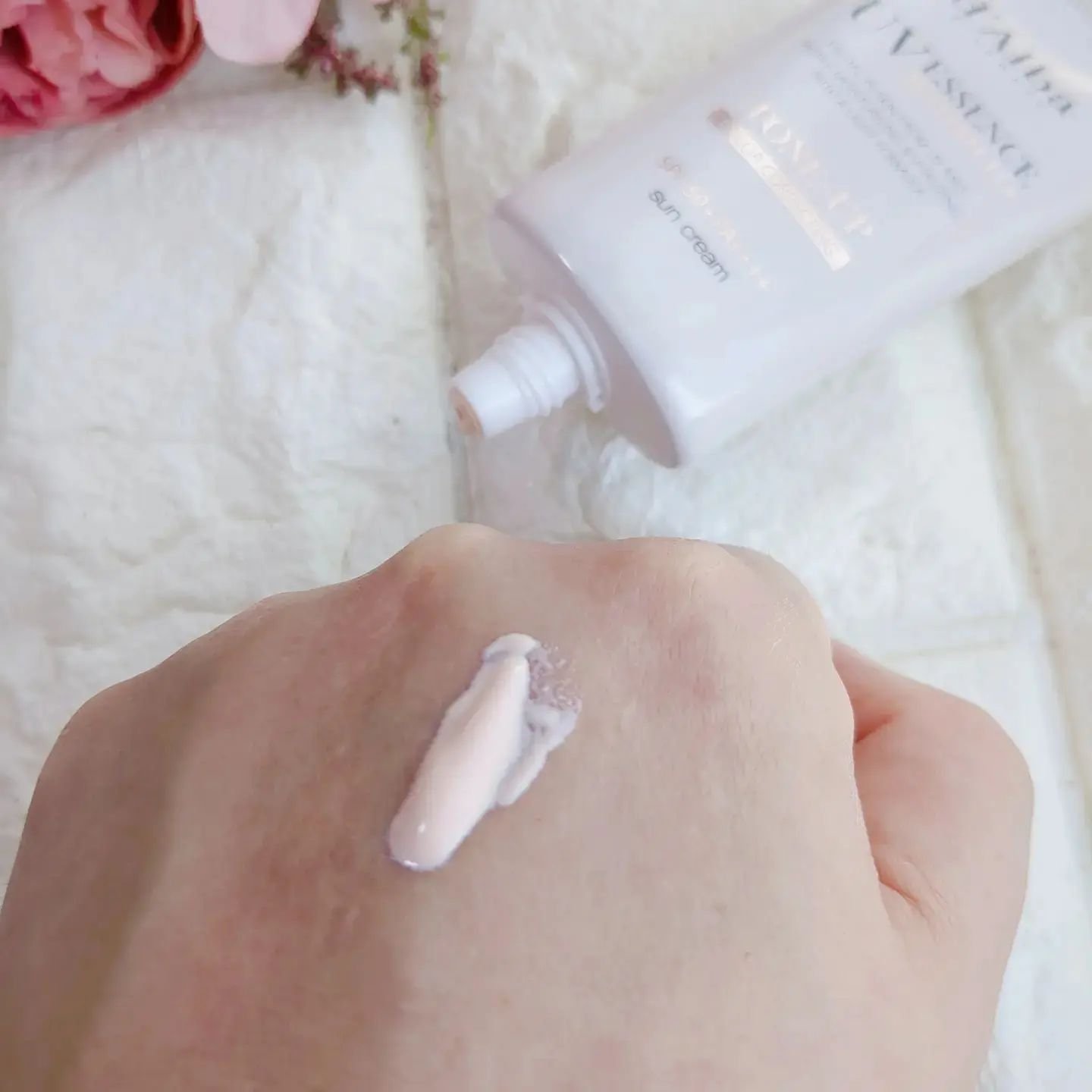 ウォータフルトーンアップサンクリーム/ダルバ/日焼け止めクリームを使ったクチコミ（2枚目）