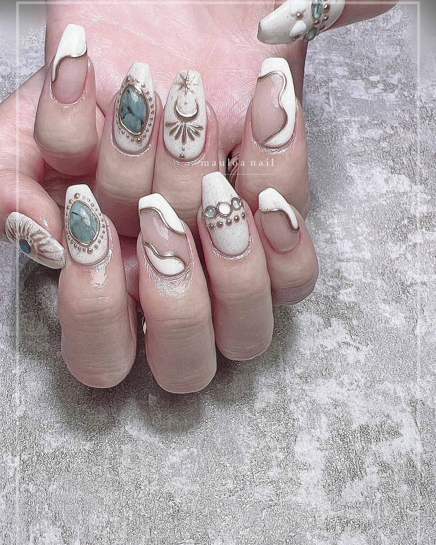 mauloa_nail on LIPS 「・♡♡♡・ネイルやり方動画fantistにて多数更新してます☺..」(1枚目)