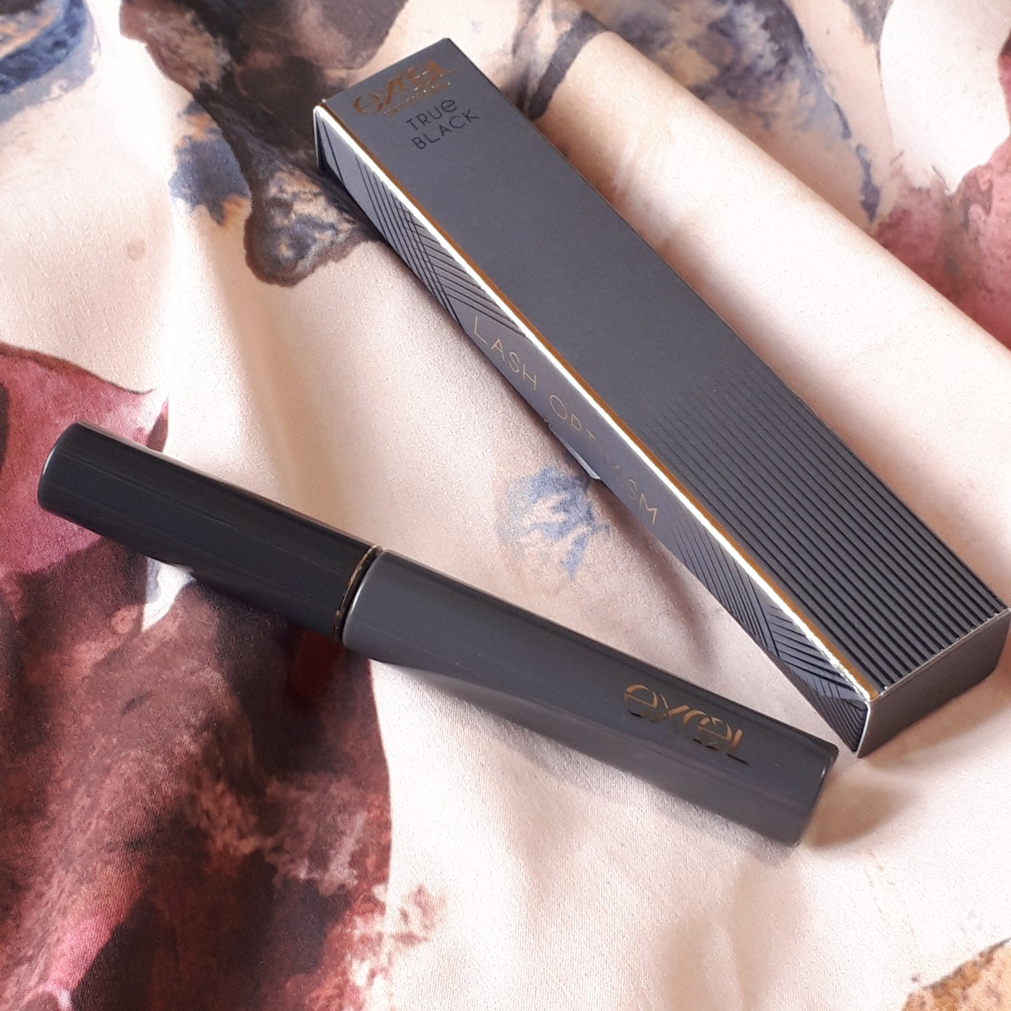 ラッシュオプティミズム LA01 トゥルーブラック/excel/マスカラを使ったクチコミ（1枚目）