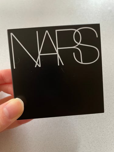 NARS ナチュラルラディアント ロングウェア クッションファンデーションのクチコミ「【ナチュラルラディアント ロングウェア クッションファンデーション】
ツヤのある仕上がりが好き.....」（2枚目）