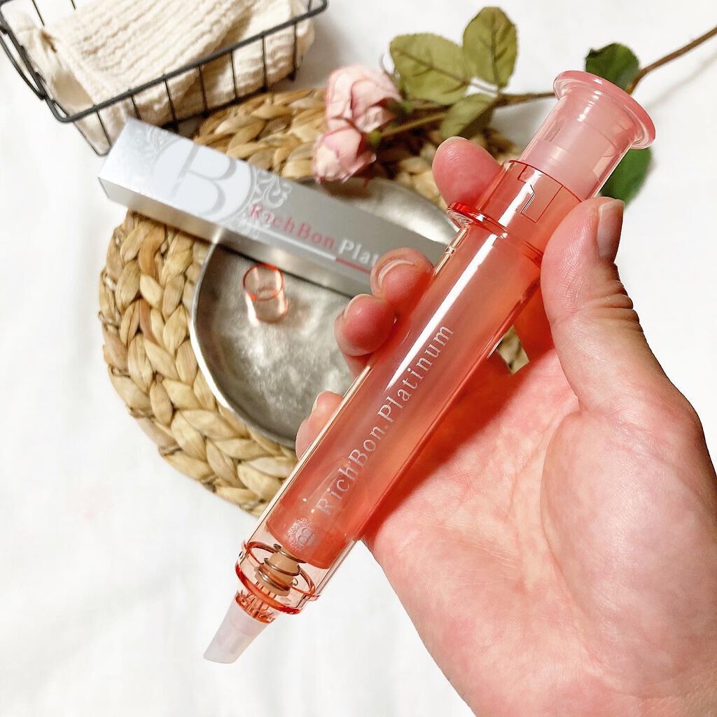 Rie_beauty on LIPS 「新発売のマッサージしないバストアップ美容液リッチボンプラチナム..」(2枚目)