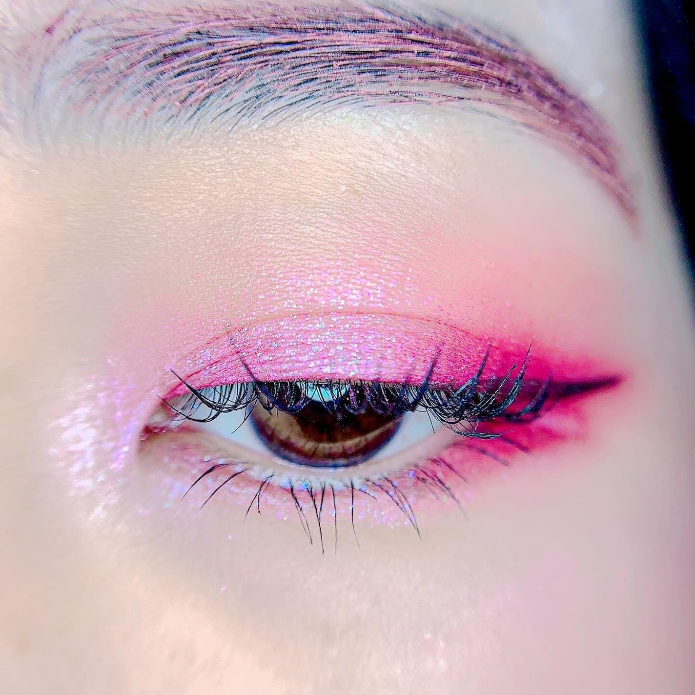 コンパクトアディクション “エターナル イン ピンク”/ADDICTION/アイシャドウパレットを使ったクチコミ(4枚目)